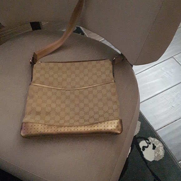 🌺FINAL SALE🌺 Gucci Monogram Messenger Bag - Picture 8 of 15